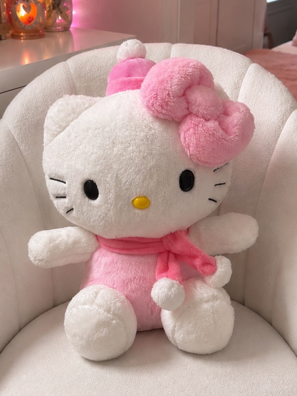 Sanrio Hello Kitty Plush in White and Pink with Bow